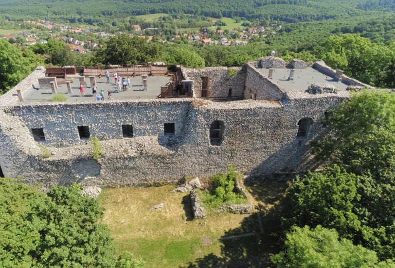 Várgesztes Castle, Hungary